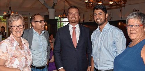 Auch das Thema Sicherheit stand beim Antrittsbesuch von Uli Grötsch auf der Agenda. Von links: Elisabeth Jordan, Vorsitzende des SPD-Unterbezirks Rosenheim Stadt, Robert Metzger, stellvertretender Vorsitzender des SPD-Unterbezirks Rosenheim Stadt, Uli Grötsch, Generalsekretär der Bayern-SPD, SPD-Bundestagskandidat Abuzar Erdogan und Dagmar Levin-Feltz, stellvertretende Vorsitzende des SPD-Unterbezirks Rosenheim-Land.Foto  Schlecker