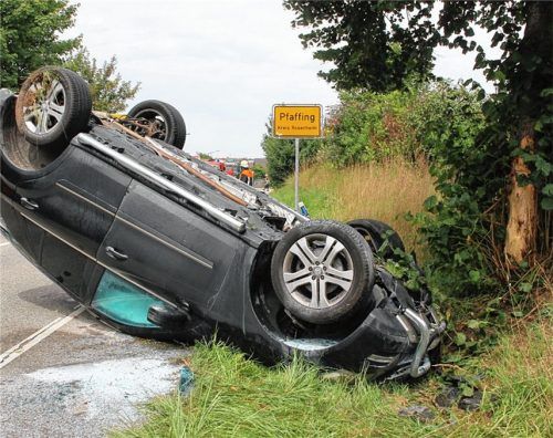 Auf dem Dach liegen geblieben und Feuer gefangen