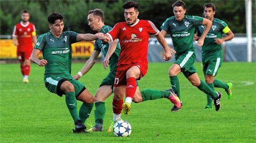Bis zur 39. Minute hielten die jungen Sportbundler gegen Türkgücü-Ataspor und Yakub Dora, Torschütze zum 3:0, gut dagegen. Dann fielen innerhalb von 12 Minuten drei Tore. Fotos  Ziegler