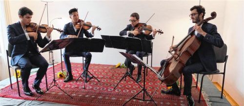 Das „Inselkonzert“ gastierte mit dem Ensemble Quatuor Arad diesmal in der Benediktinerabtei auf Frauenchiemsee. Foto fre