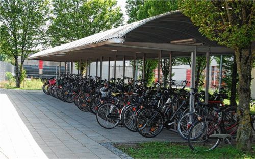 Das Parken der Radl am Bahnhof Mühldorf soll verbessert werden. Foto  sb