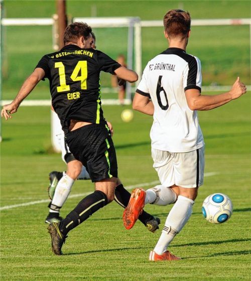 Der Treffer zum 2:0 von Ostermünchens Patrick Eder im Spiel gegen Grünthal.Foto Ziegler