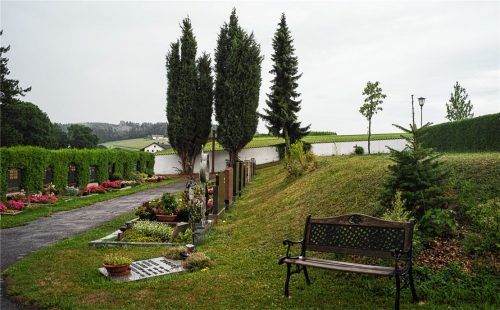 Der Unterhalt des Reichertsheimer Friedhofs ist auch nach der Erhöhung nicht kostendeckend.Foto  Günster