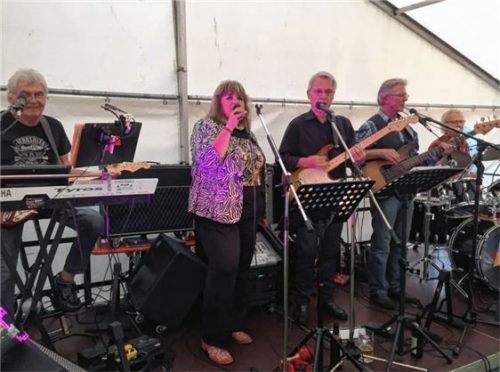 Die Band „The Groovin ShadSet“ bekam viel Applaus.
