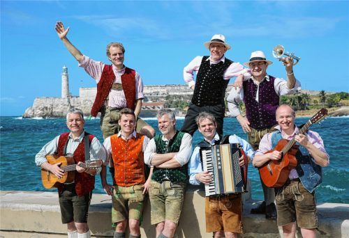 Die Cubaboarischen, hier noch in Kuba, bald auf der Festung in Kufstein. Foto  fkn