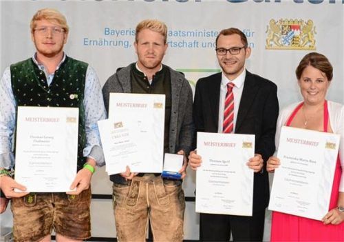 Die erfolgreichen Absolventen aus dem Landkreis: Thomas Thalmeier, Heinz Achatz, Thomas Igerl und Franziska Rost (von links).Foto Gessner/StMELF