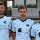 Edling zum Heimstart mit Derby