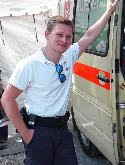 Hannes Schmid macht gerade Bundesfreiwilligendienst beim Malteser Krankentransport und setzt sich zusätzlich ehrenamtlich im Sanitätsdienst ein. Foto Christian Glock/Malteser