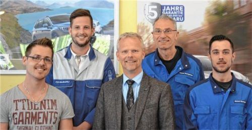 Hündl & Leitner, das kompetente Autohaus, führt alle Arbeiten rund um Autos aller Marken durch, sei es der Kundendienst oder Reparaturarbeiten an der Mechanik. Sollte es zu einem Unfall gekommen sein, setzt das Team das Fahrzeug wieder so instand, als wäre nichts gewesen.