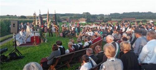 Mit einer Feldmesse wurden die Feierlichkeiten gebührend eingeläutet.Fotos Stübl
