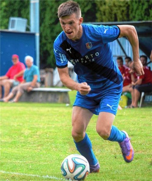 Nadil Buljubasic empfängt heute mit dem SV-DJK Kolbermoor am Huberberg den VfB Forstinning.Foto Hotter