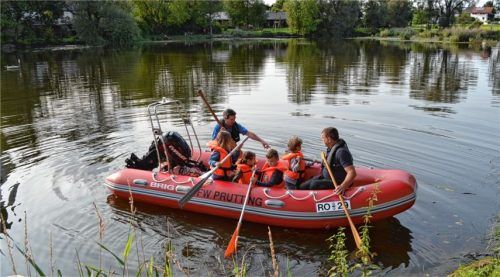Schlauchspritzen und Bootfahren bei der FFW Prutting