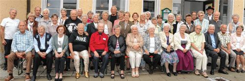 Schülertreffen ermöglicht Spende an evangelische und katholische Kirchengemeinde