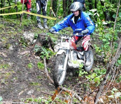 Sepp Lippacher vom MSC Engelsberg erreichte in Kufstein beim 7. Internationalen Klassik-Trial einen Tagessieg und Gesamtrang zwei in der Klasse Pre65 Clubman. Foto  Schmid