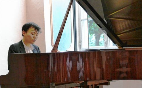 William Youn zeigte sich auf Herrenchiemsee als ein großer Poet am Klavier.Foto  janka