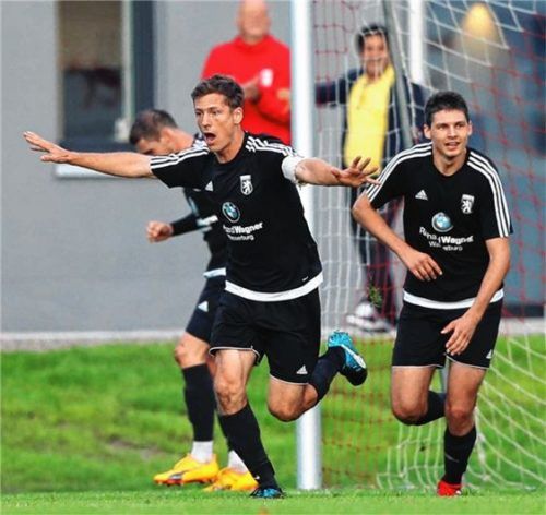 Wollen heute den nächsten Sieg bejubeln: Wasserburgs Dominik Haas (links) und Jean-Philippe Stephan. Foto  Butzhammer
