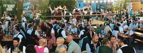 Zünftiges Dorffest in der Lauterbacher Ortsmitte