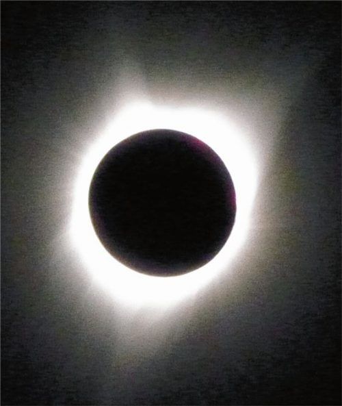 Zwei Minuten totale Sonnenfinsternis: Adelbert Schömer hielt den Moment in den USA im Foto fest. Foto Schömer