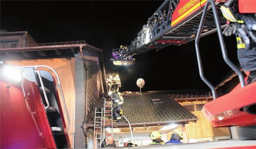 30000 Euro Sachschaden bei Dachstuhlbrand