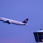 ZUG STATT FLUG