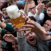 600 000 feiern am ersten Wochenende
