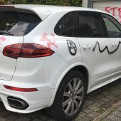 80 Autos und 20 Wände beschmiert
