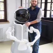 Roboter „Garmi“ – Alltagshelfer für Senioren