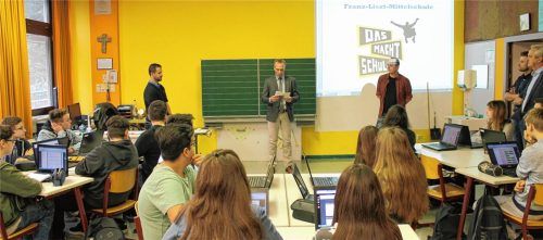 Ausgezeichnet: Die erste Laptopklasse der Liszt-Mittelschule. Foto  Komes