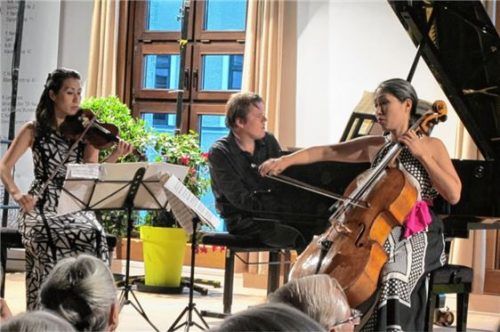 Das Trio con brio Copenhagen brillierte im dritten Traunsteiner Sommerkonzert III mit Werken dänischer Komponisten. Foto  Benekam