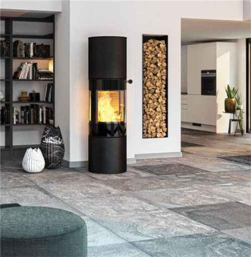 Der Attika Kaminofen Viva 160L kann nach den eigenen Wünschen mit verschiedenen Komponenten gestaltet werden. Foto  ATTIKA