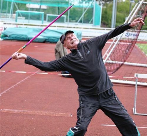 Der gebürtige Wasserburger Ulrich Richter wurde deutscher Mannschaftsmeister und gewann Silber bei den Senioren M80.