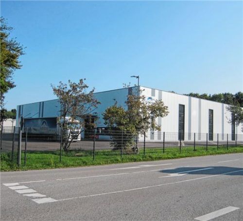 Die neue Lagerhalle in Traunstein-Haslach bietet Platz für 11000 Paletten mit Produkten. Foto re