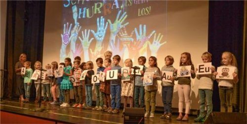 Lieder und Gedichte präsentierten die Schüler der zweiten und dritten Klassen.