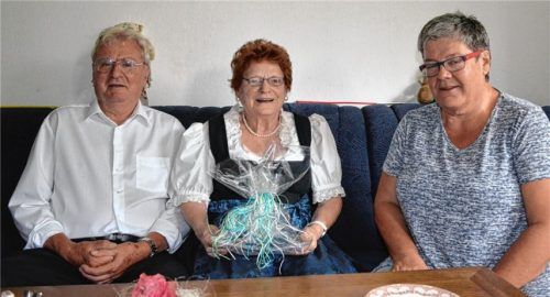 Maria und Alfred Biomonte freuten sich über den Besuch der Dritten Bürgermeisterin Dagmar Levin. Foto Sedlbauer