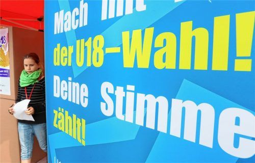Meinungsbild über die Bundespolitik: Auch in Rosenheim können Jugendliche unter 18 Jahren ihre Stimme für die Direktkandidaten abgeben. Foto Archiv/dpa