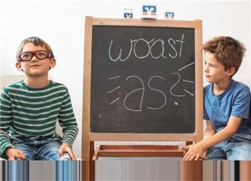 Sie sind die Experten, wenn es um das Umschreiben eines Bankenbegriffs geht: Raphael, Johannes und Pius.