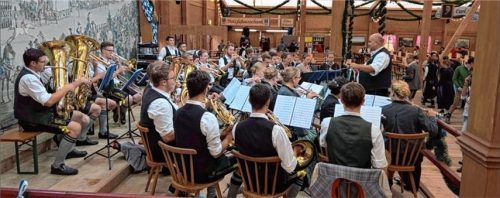 Vagener Jugendkapelle spielte auf der „oiden Wiesn“ in München