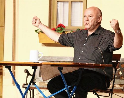 250 Besucher lachten mit Toni Lauerer