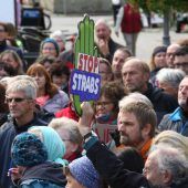 Demo gegen ungeliebte „Strabs“