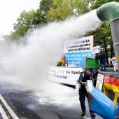 Protest gegen Pulver-Irrsinn