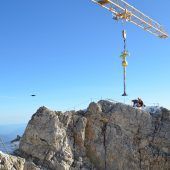 Gipfelkreuz  auf Talfahrt