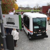 Erster fahrerloser Bus pendelt durch Kurort