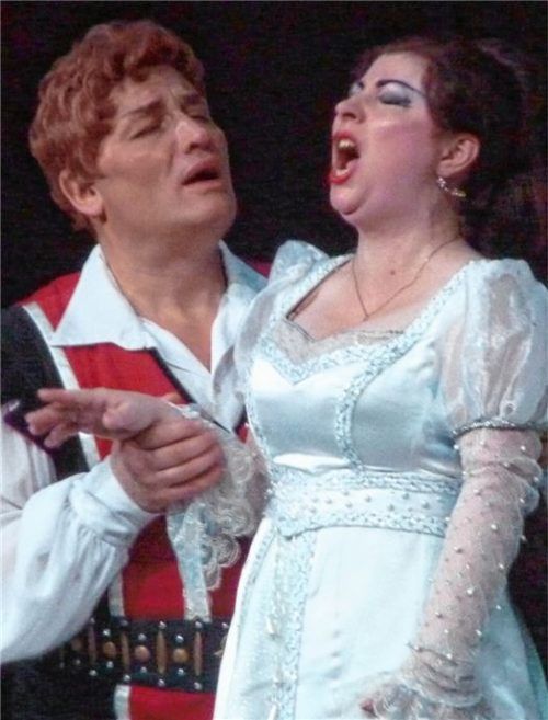 Aleksei Srebnitski (Manrico) und Alla Mishakova (Leonora) sangen das unglückliche Liebespaar.