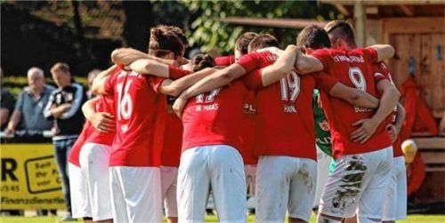 Bereits für die nächste Siegesserie: Die Wasserburger Bezirksliga-Fußballer.