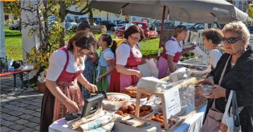 Besucheransturm beim Dorfmarkt