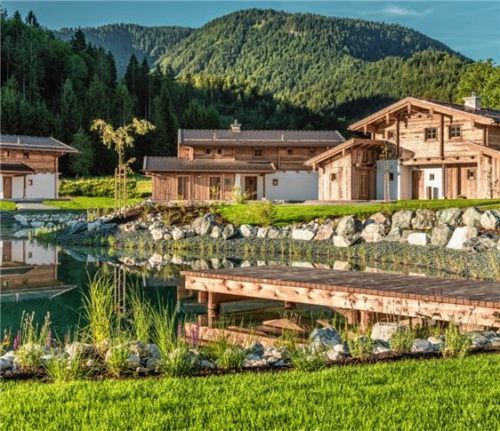 Das Chalet-Dorf von Gut Steinbach in Reit im Winkl. Foto re