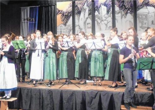 Die jungen Musiker der verschiedenen Kapellen begeisterten das Publikum. Foto Riedl