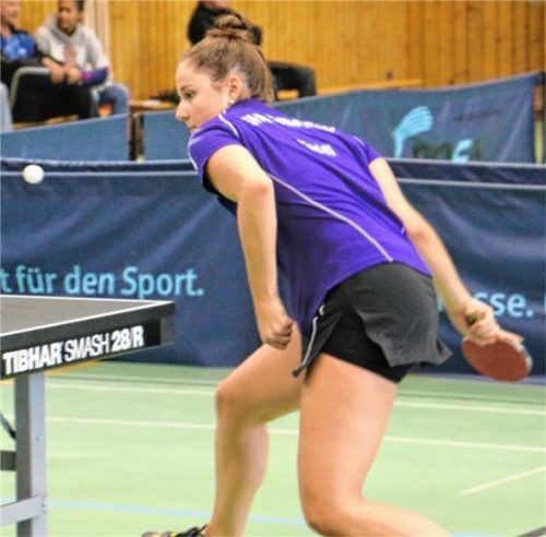 Die Kolbermoorerin Katharina Teufl möchte morgen mit ihrer Mannschaft das Spitzenspiel in Neckarsulm gewinnen und zugleich ihre weiße Weste behalten.Foto Erlich