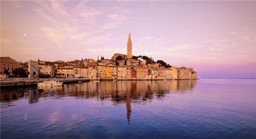 Die typisch kroatische Küstenstadt Rovinj besticht durch ihre malerische Altstadt. Ein Besuch lohnt sich allemal! Foto  epr/I.D. Riva Tours