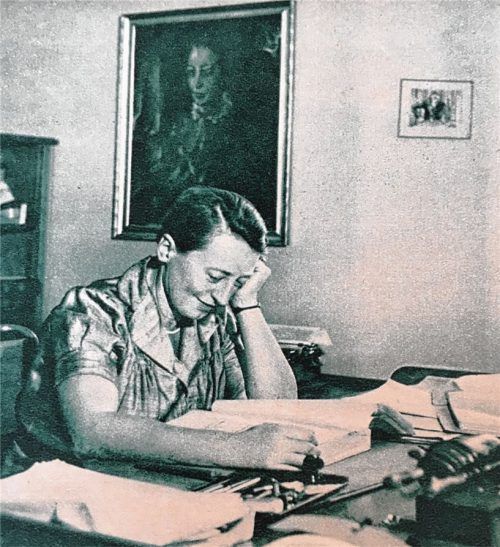 Eva Leidmann am Schreibtisch: Die Aufnahme illustriert einen Beitrag über sie im Magazin „Filmwelt“ vom 27. September 1936.Foto Archiv/Kuegler